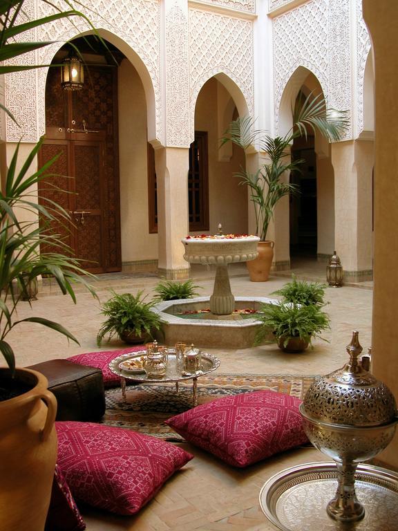 Riad Kniza Marrakesh Ngoại thất bức ảnh A fountain in a Moroccan riad