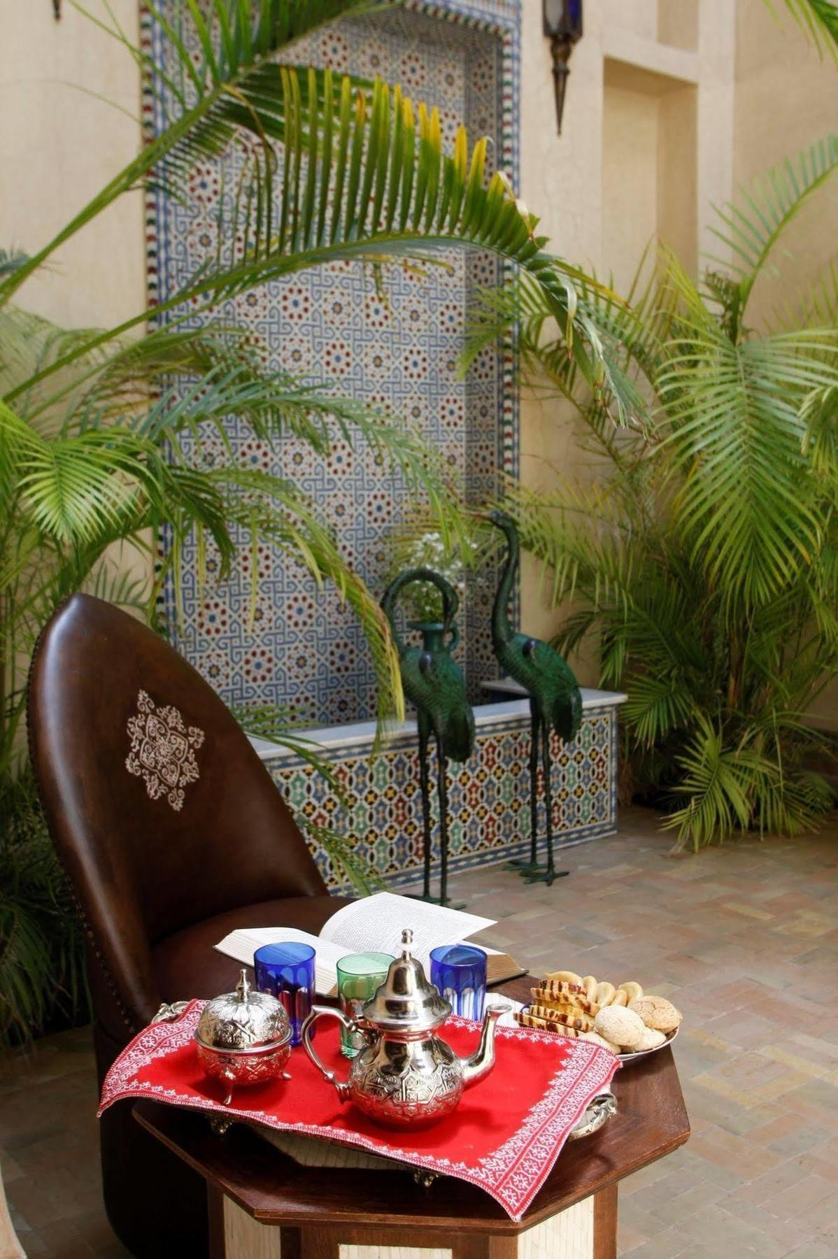 Riad Kniza Marrakesh Ngoại thất bức ảnh Fountain in the hotel